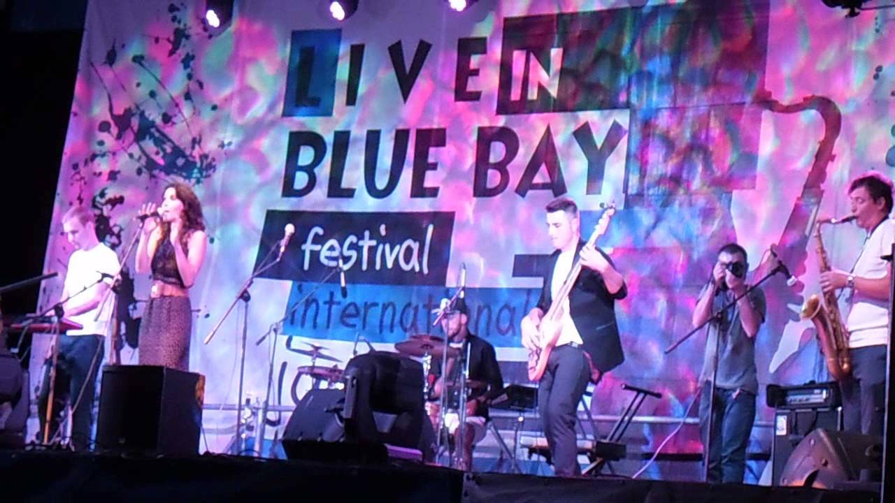 Фестиваль «Live in Blue Bay»: в Коктебеле пели фанк и русские народные песни