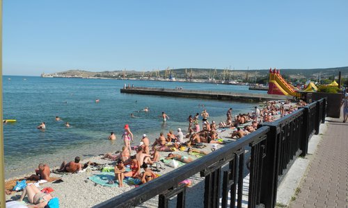 В октябре феодосийский пляж «Камешки» полностью освободят от коммерческих объектов